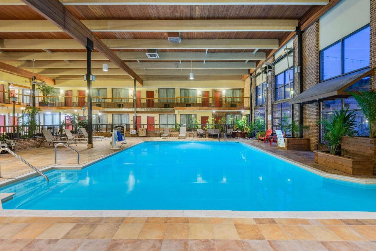 Wyndham Garden York Exterior foto