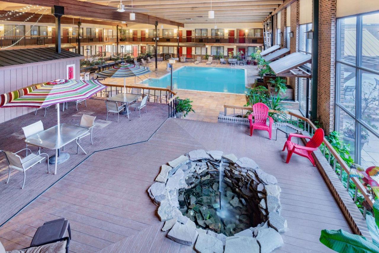 Wyndham Garden York Exterior foto